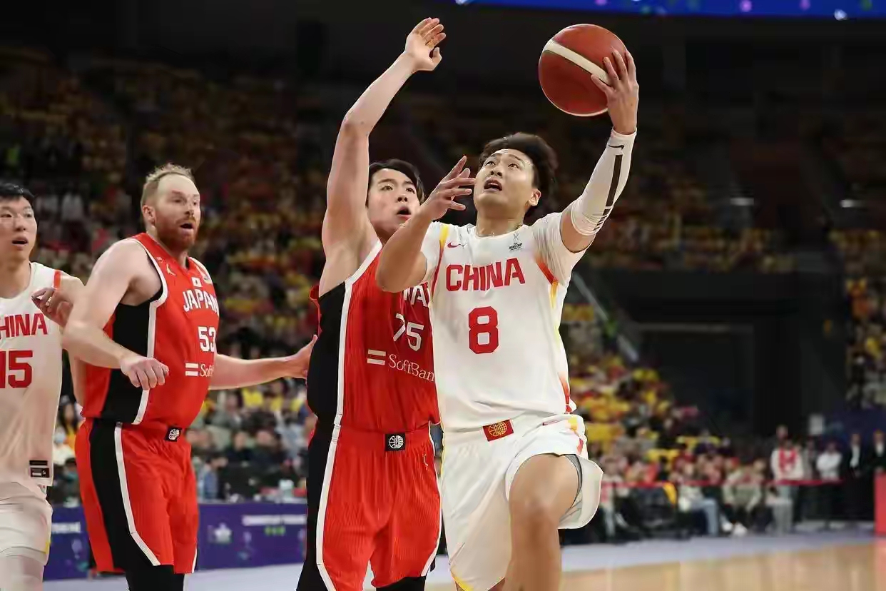 包含IG观众热烈欢呼！，杜兰特迎来五赛季出色发挥引发球迷热议的词条