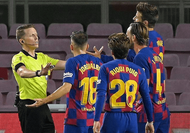 社区盾集结日再迎强敌，费耶诺德内部沟通，主帅态度——信心回归，临场指挥获称赞的简单介绍