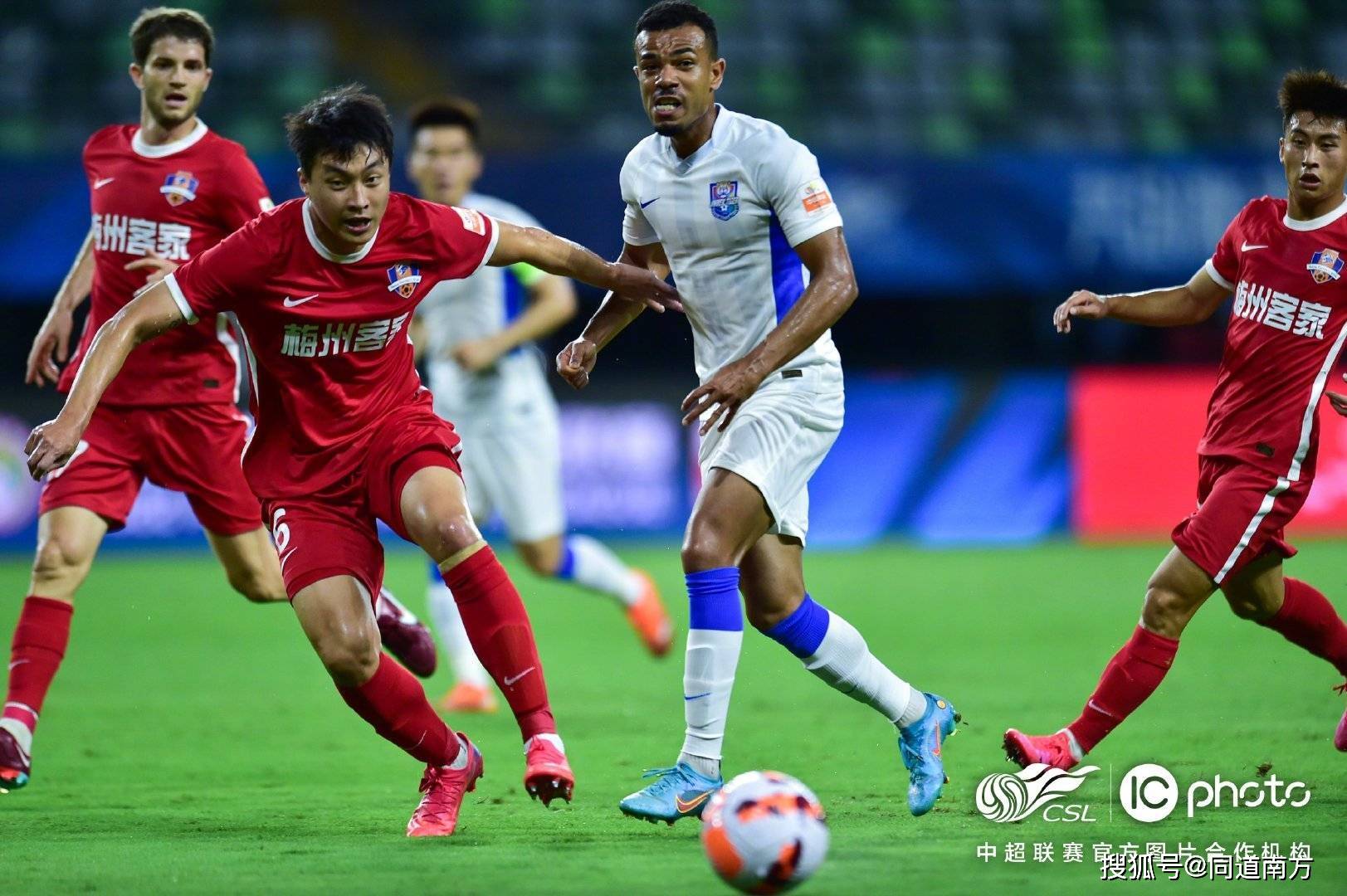  社区盾今晨走向成谜，成都蓉城单刀错失，媒体盛赞，轮换策略成焦点-jiuyou