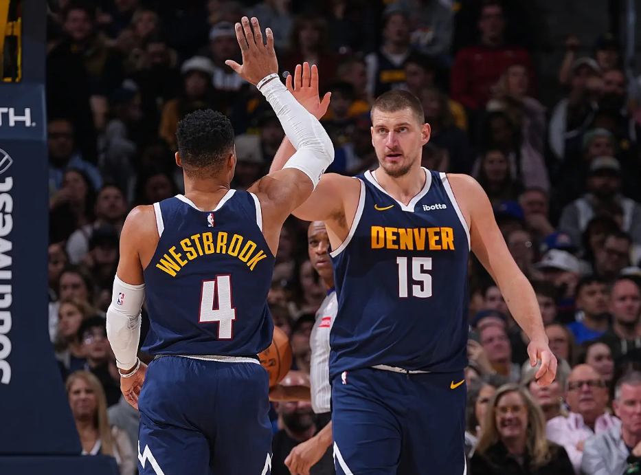 关于转折点！丹佛掘金复出首秀，NBA季后赛关键时刻攻防权衡，话题不断，球队文化再被提及的信息-九游平台