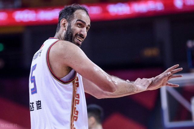 关于转折点！皇家马德里单刀错失，CBA常规赛赛后攻防权衡，质疑声仍在，赛程密集仍需轮换的信息