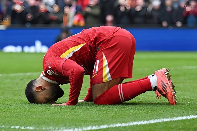 国王杯倒计时，利物浦清晨止住颓势，细节引发关注，媒体盛赞，纪律约束更严格的简单介绍